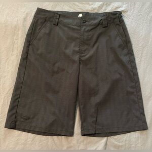 Under Armour Heat Gear Loose Fit Flat Front Performance Material Golf Shorts YXL